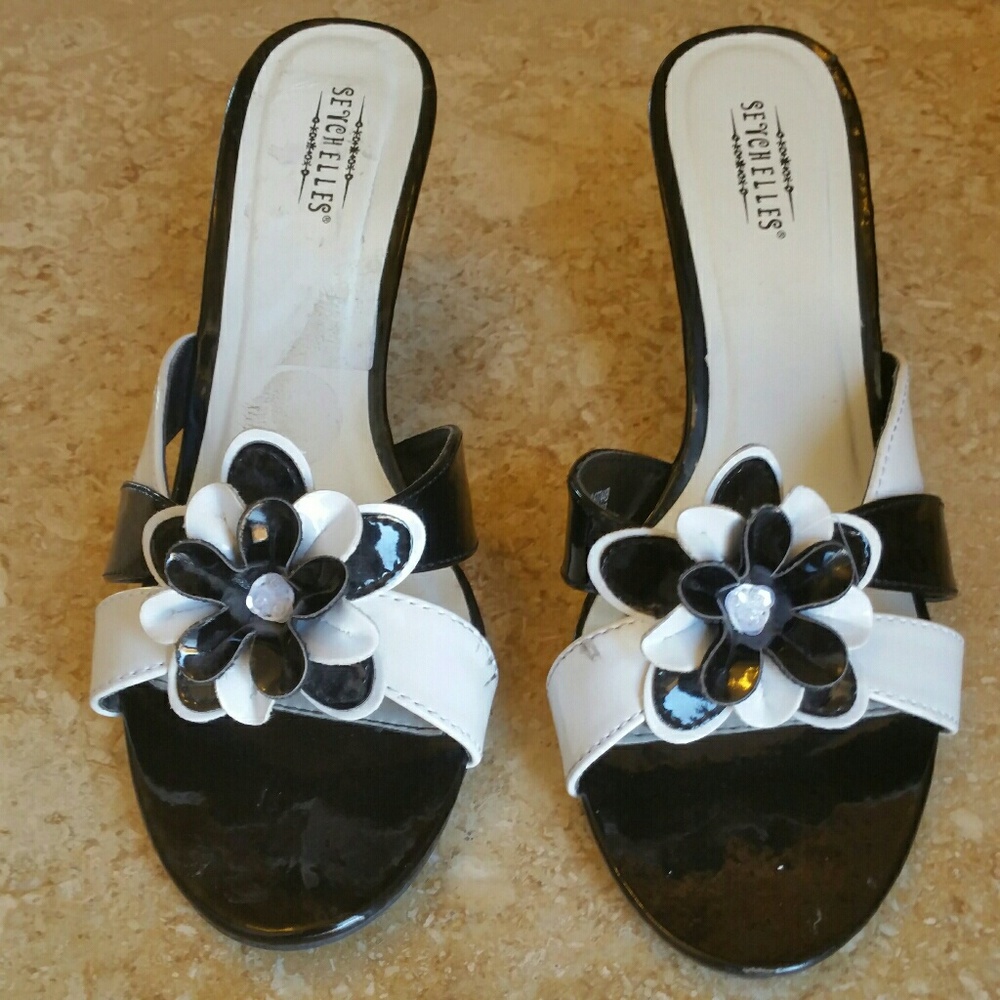 SeYchEllEs b0cA fl0Wer sAndAls